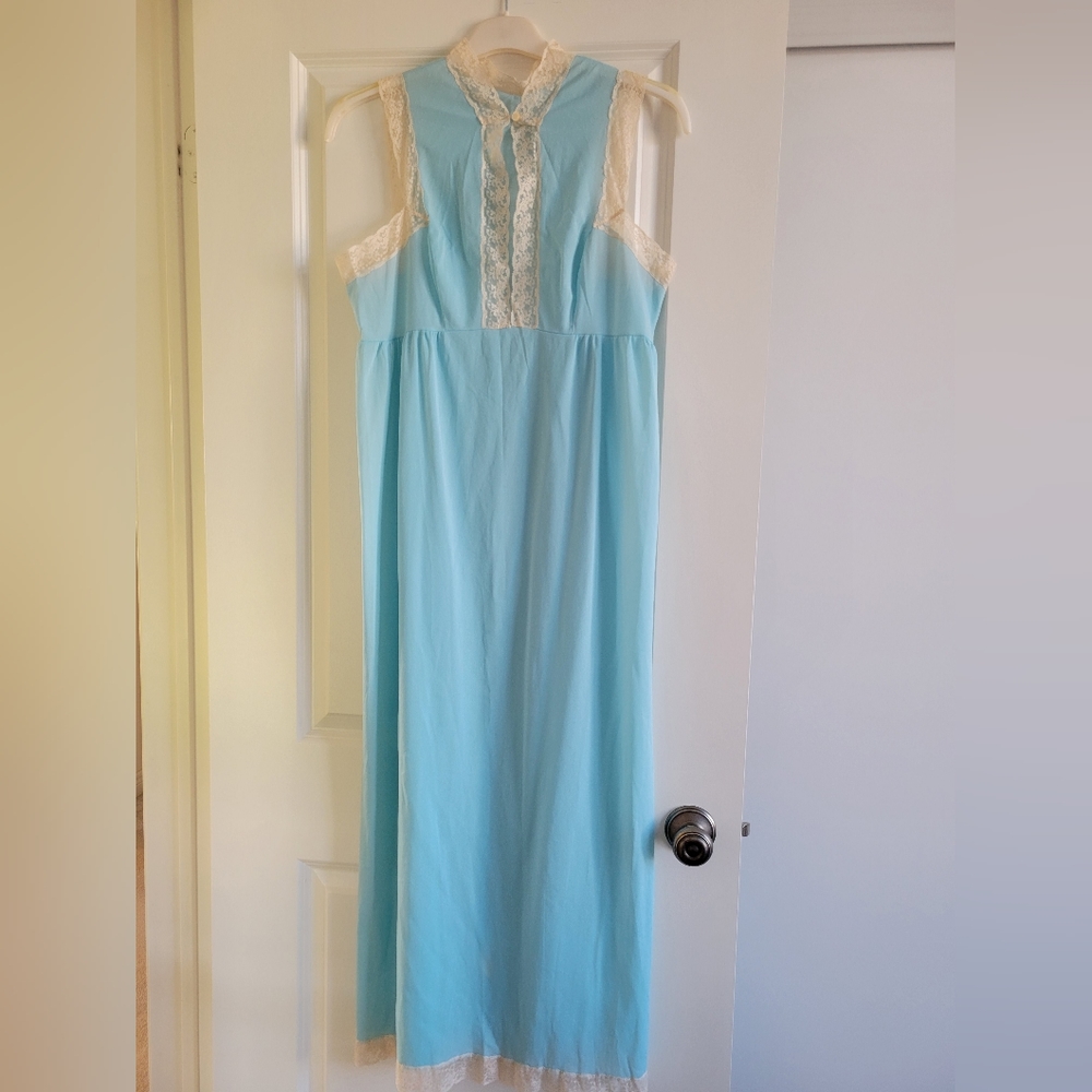 Vintage 70's Lingerie Nightgown in size M